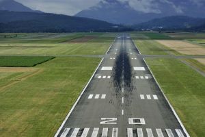 Apa arti angka pada ujung landasan pacu? Ini jawabannya