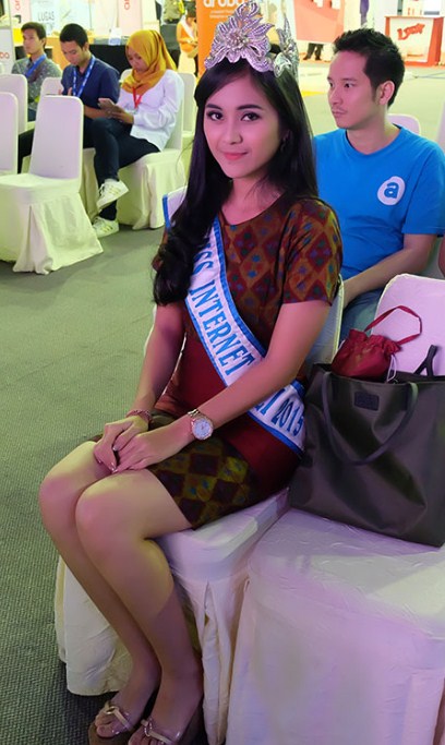 15 Foto finalis Miss Internet 2017, ngapain aja ya tugasnya?