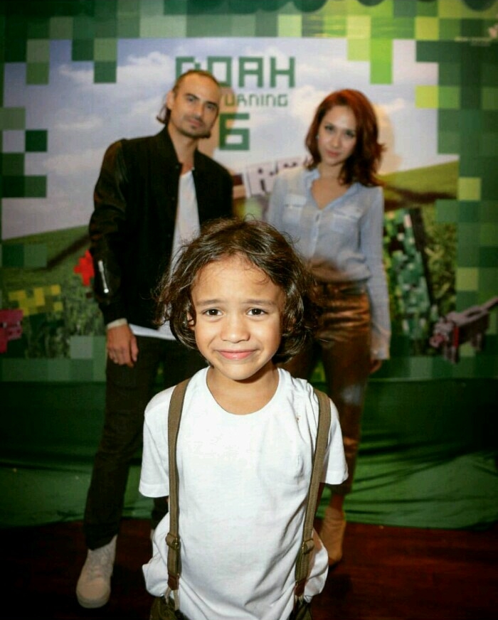 Nikah sama bule, 16 selebriti ini punya anak yang berparas rupawan