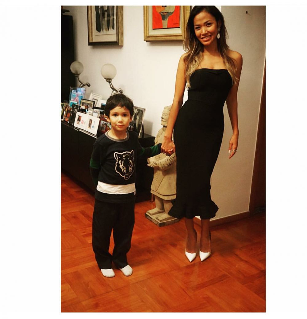 Nikah sama bule, 16 selebriti ini punya anak yang berparas rupawan