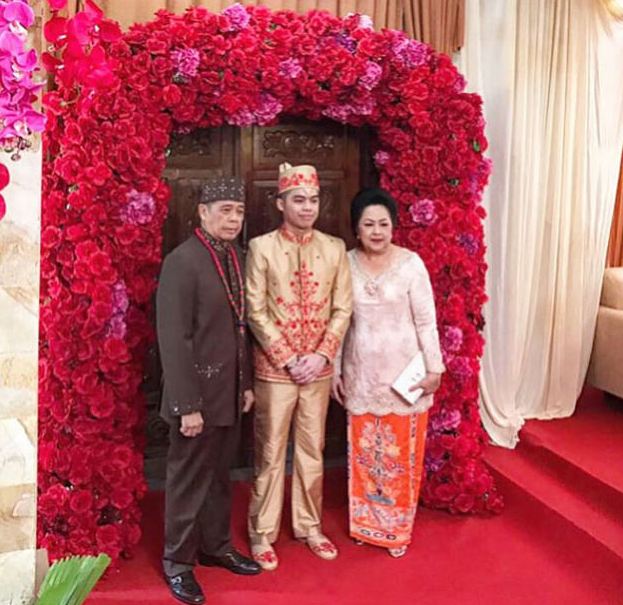 10 Potret meriahnya pernikahan Kezia Karamoy, megah dengan adat Dayak