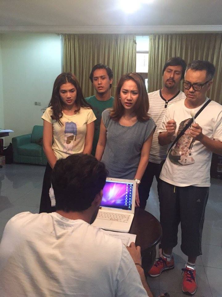12 Foto keseharian Chew Kin Wah 'Cek Toko Sebelah', selucu di film?
