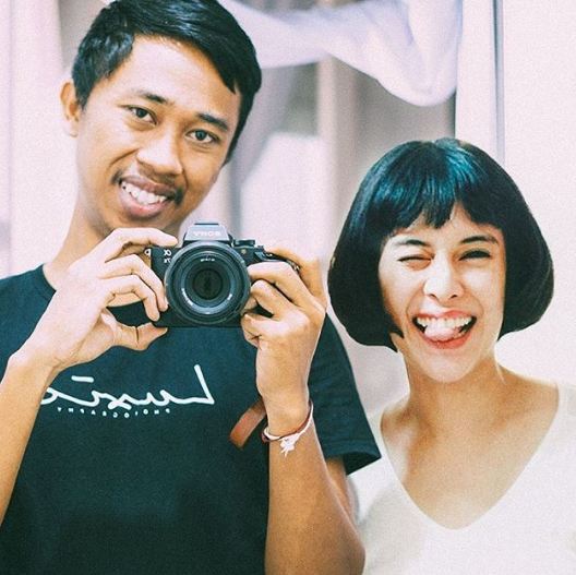 Imajinasi level dewa, pria ini edit 10 fotonya menyanding artis cantik
