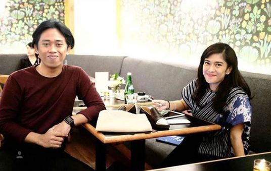 Imajinasi level dewa, pria ini edit 10 fotonya menyanding artis cantik