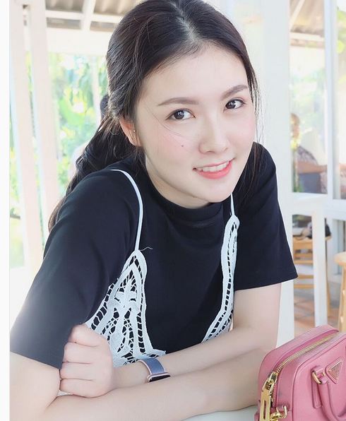 11 Potret May Pim, perawat yang kecantikannya bikin heboh dunia maya