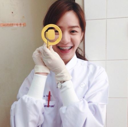 Cantik, pintar & seksi, 11 potret dokter gigi ini bakal bikin terpana