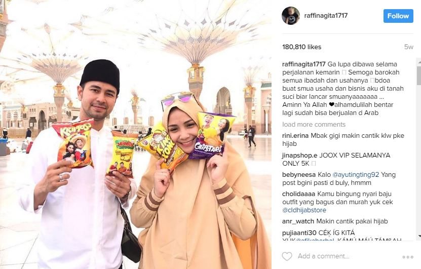 4 Artis ini dihujat saat unggah foto umrah di Instagram, kenapa ya?