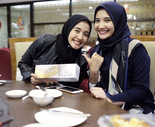 10 Potret kompaknya persahabatan Zaskia, Shireen dan Bella