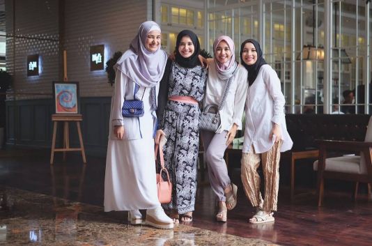 10 Potret kompaknya persahabatan Zaskia, Shireen dan Bella