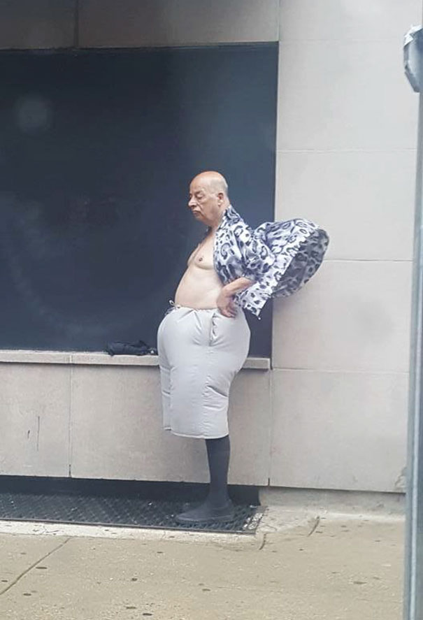 12 Potret tindakan kakek dan nenek ini bikin tepuk jidat, duh!