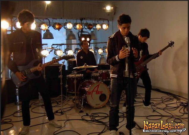 Perjalanan karier Adly Fayruz, dari aktor FTV sampai terjun ke politik