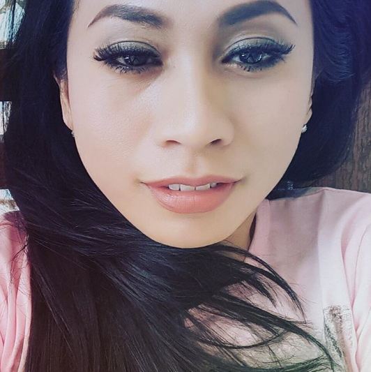 Sering jadi pembantu, ini 10 potret cantiknya Ana Pinem di dunia nyata