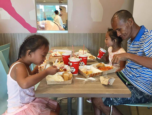 Ayah yang rela tak makan demi anaknya ini dapat kejutan ulang tahun