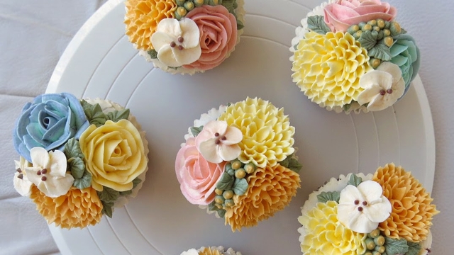 Terlihat seperti hiasan, 14 bunga ini ternyata cupcake yang lezat lho