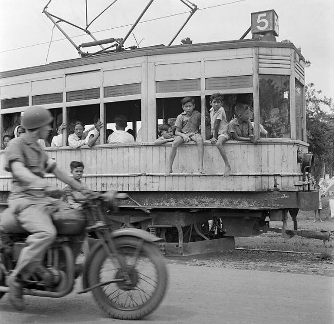 Nostalgia yuk, ini 10 transportasi jadul yang pernah ada di Indonesia