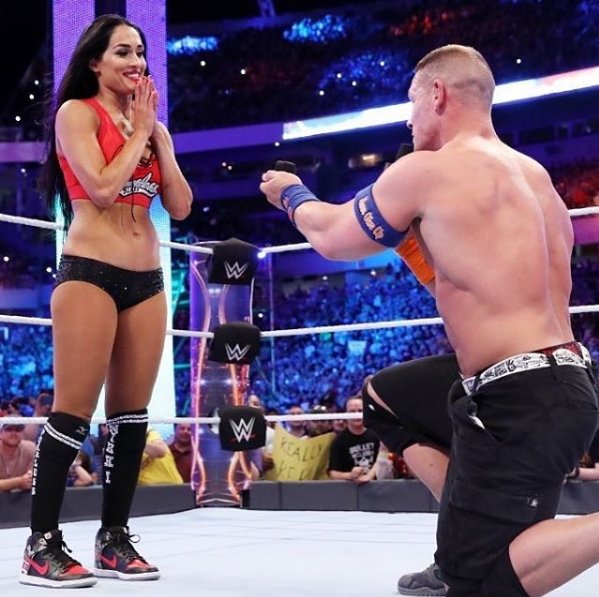 Dilamar di ring gulat, ini 10 potret seksi calon istri John Cena