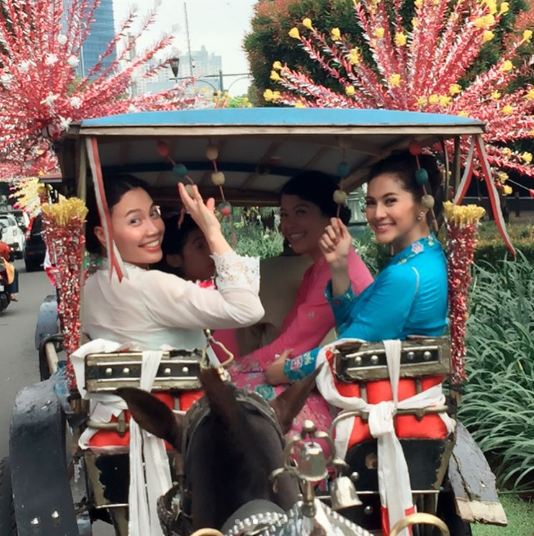10 Potret meriahnya acara sunatan adat Betawi anak Maudy Koesnaedi