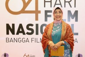10 Sinetron dan film ini bukti Nani Wijaya aktris watak serba bisa