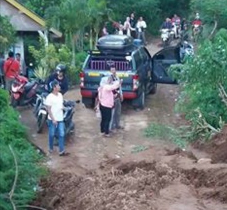 Aksi selfie di lokasi Longsor Ponorogo menuai kecaman banyak orang