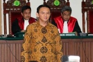 Selain video Al-Maidah, video di Balai Kota juga diputar dalam sidang