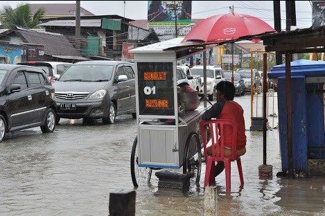15 Foto kelakuan nyentrik orang Indonesia, sulit dicari bandingannya