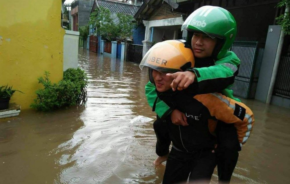 15 Foto kelakuan nyentrik orang Indonesia, sulit dicari bandingannya