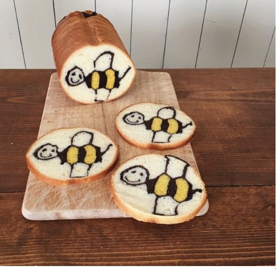 Ibu di Jepang ini sulap gambar karya sang anak jadi 12 roti unik