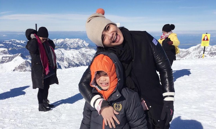 7 Artis cantik ini sudah jadi nenek tapi masih terlihat kinyis-kinyis