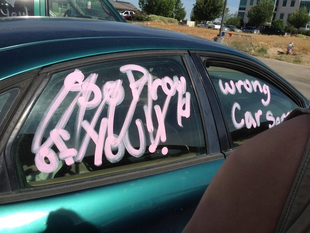 9 Momen nyantai ngadepin situasi buruk ini bikin nyengir sendiri