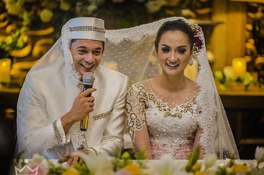 10 Potret sakralnya pernikahan Andrew Andika dan Tengku Dewi Putri