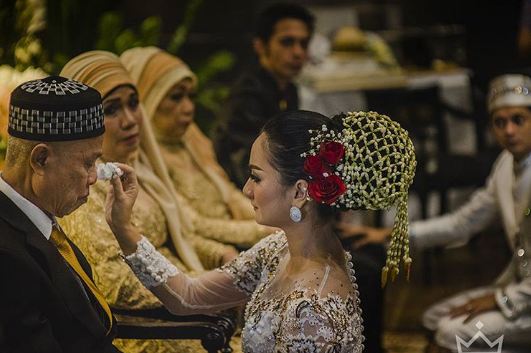 10 Potret sakralnya pernikahan Andrew Andika dan Tengku Dewi Putri