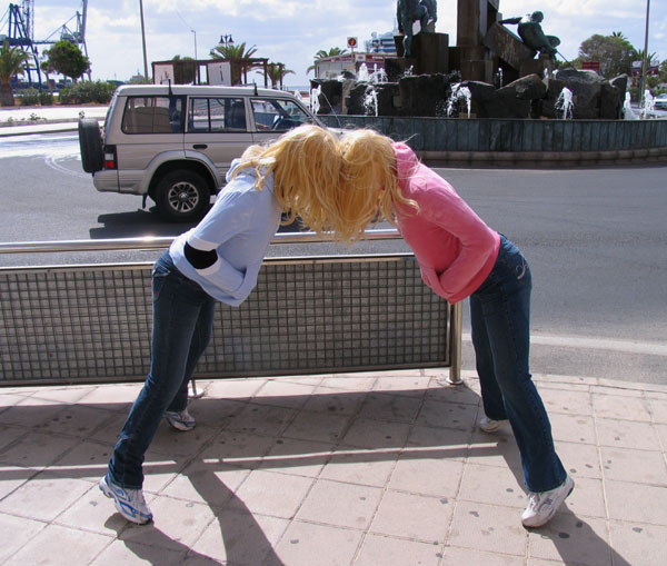 18 Patung di tempat umum ini persis manusia, bikin penasaran aja