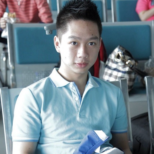 8 Gaya rambut bintang badminton Kevin Sukamuljo, mana paling cool?