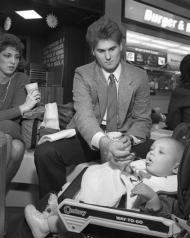 15 Foto keadaan mal di Amerika Serikat tahun 80an, retro abis