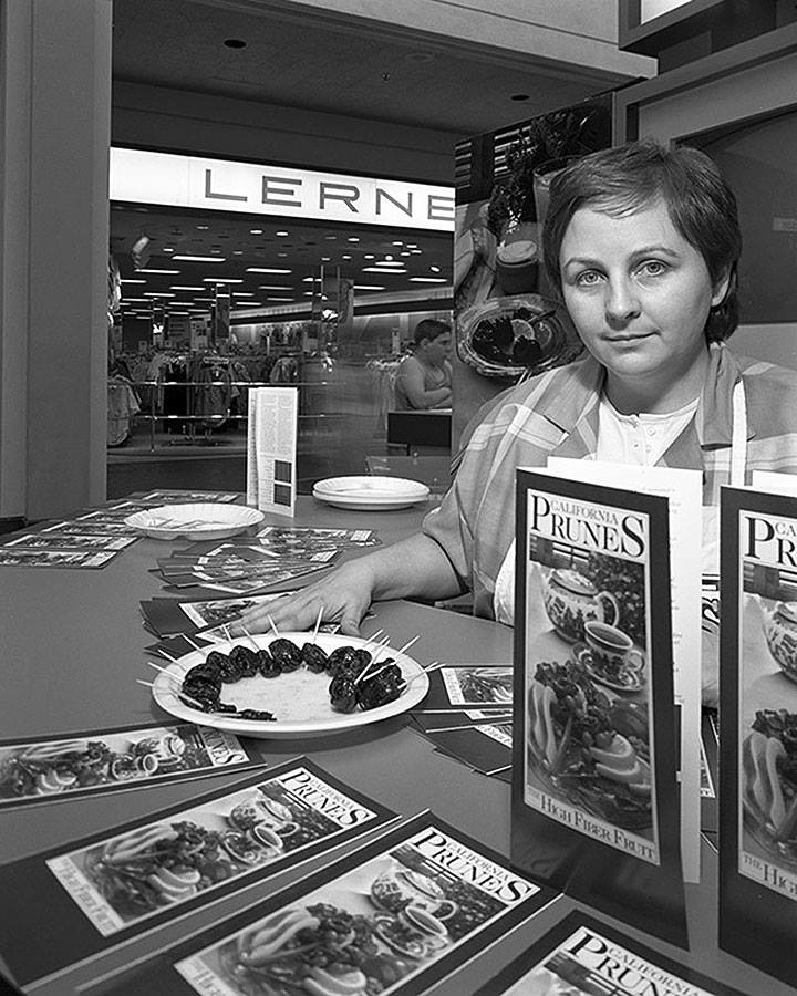 15 Foto keadaan mal di Amerika Serikat tahun 80an, retro abis