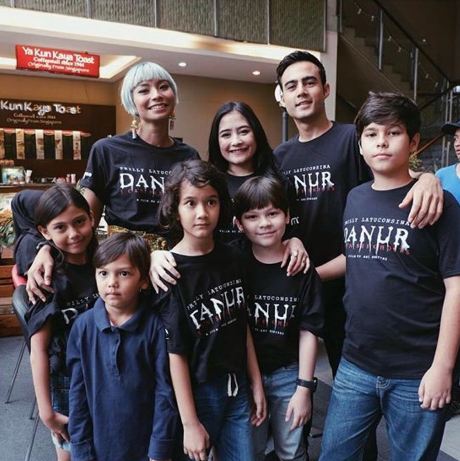 10 Fakta Indra Brotolaras, si ganteng lawan main Prilly di film Danur