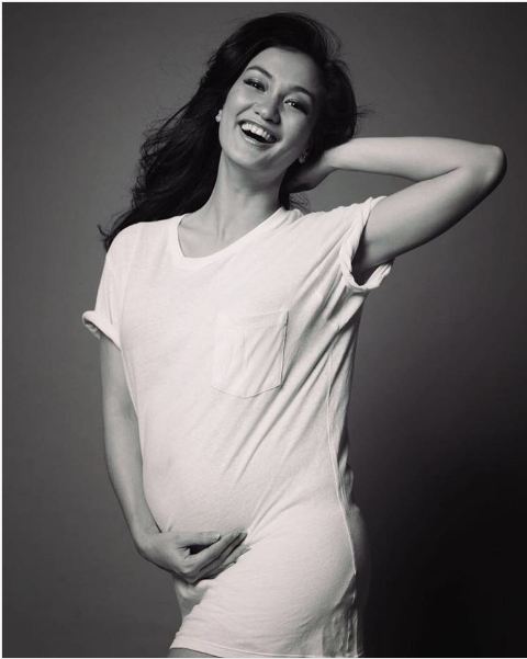 Jalani foto kehamilan, Atiqah Hasiholan dan Rio Dewanto romantis abis