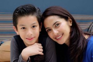 Maudy Koesnaedi pamer rambut beruban, tapi cantiknya tetap paripurna