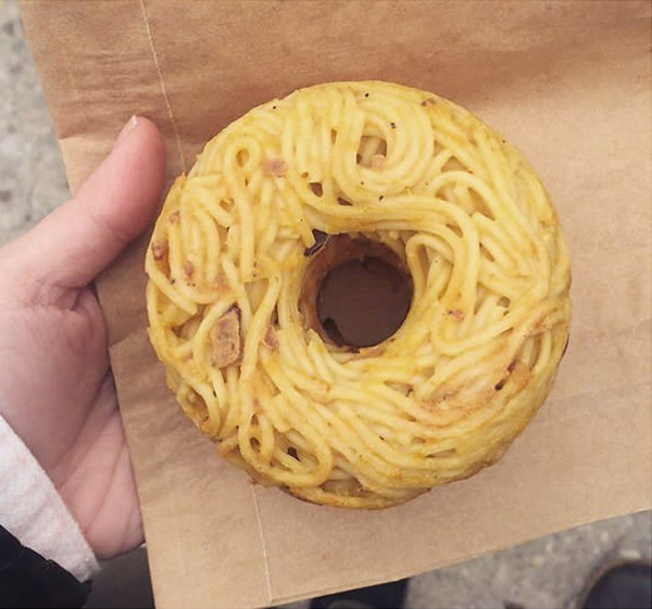 Kreasi spageti donat ini uniknya bikin nggak sabar pengen nyobain