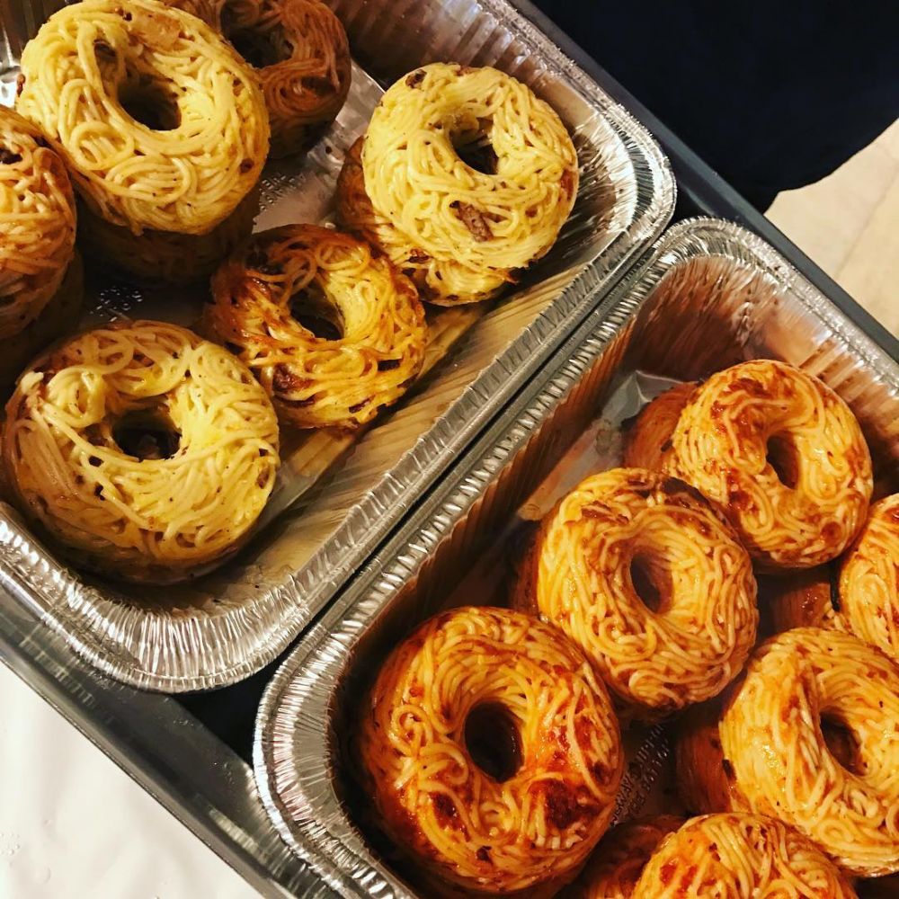 Kreasi spageti donat ini uniknya bikin nggak sabar pengen nyobain