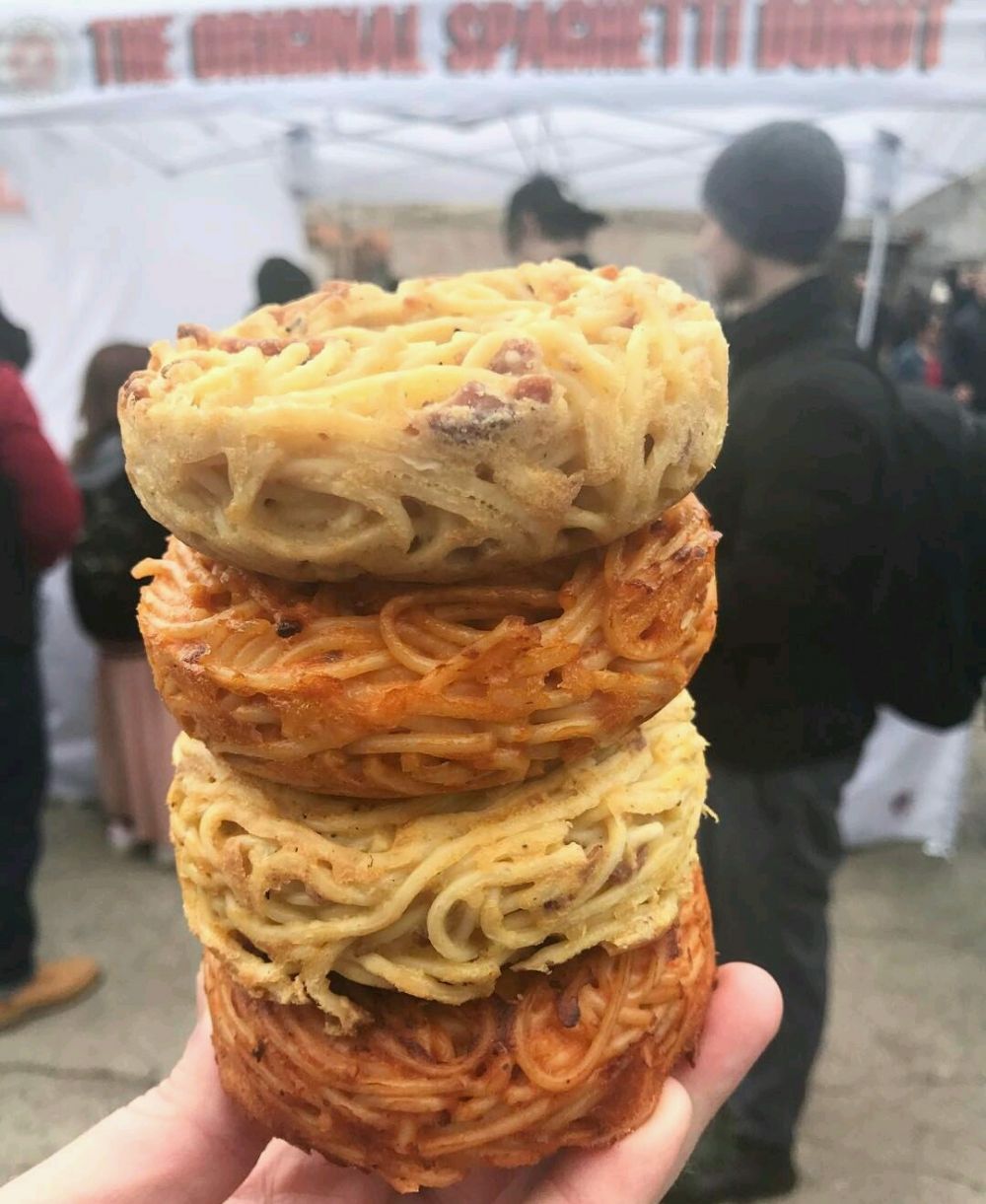 Kreasi spageti donat ini uniknya bikin nggak sabar pengen nyobain