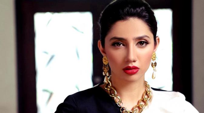 10 Foto cantiknya Mahira Khan, lawan main Shah Rukh Khan di film Raees
