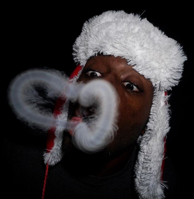 15 Foto slow motion seni memainkan asap vape, kerennya bikin terkesima