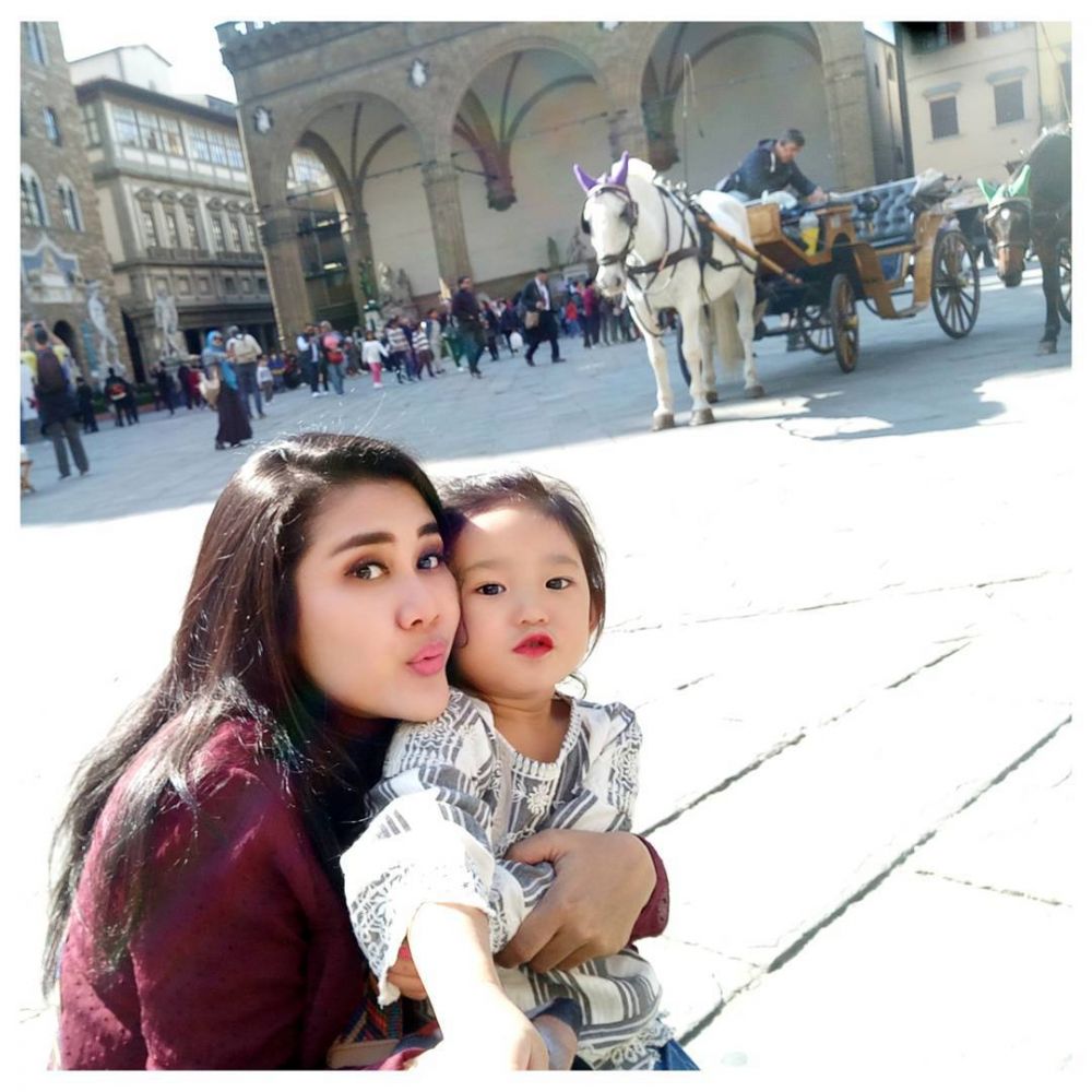 Kenalin Alya Syarifah, sepupu Ayu Ting Ting yang cantiknya aduhai