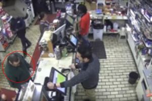 Gagal bayar permen pakai kartu kredit, pria ini ngamuk di minimarket