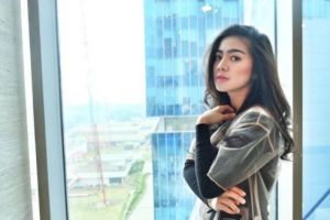 Duh, 3 artis ini pernah kena siram air keras