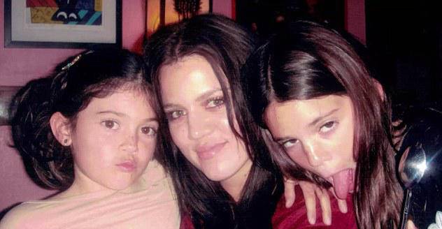 16 Foto masa kecil Kendall dan Kylie Jenner, imut banget