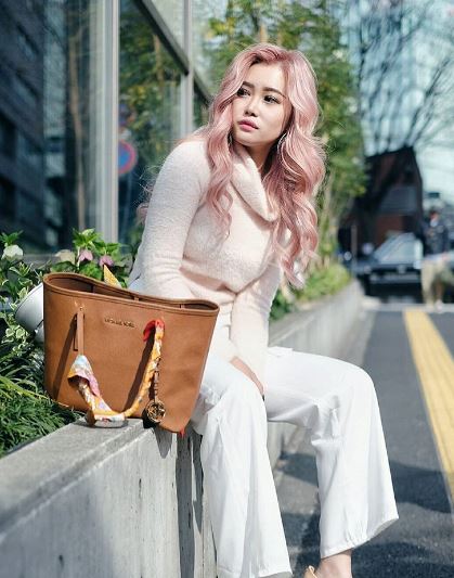 10 Foto Stella Lee, beauty blogger asal Indonesia yang sukses mendunia