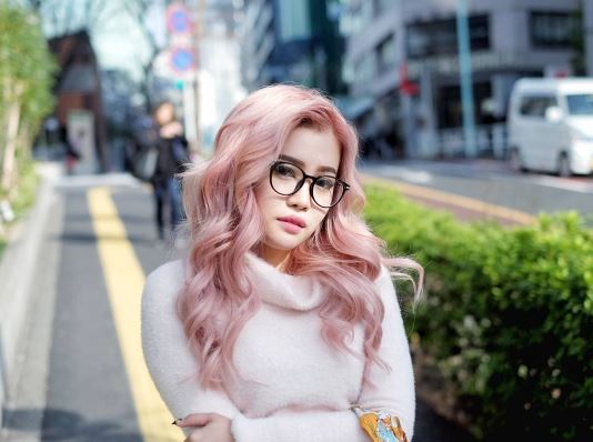 10 Foto Stella Lee, beauty blogger asal Indonesia yang sukses mendunia