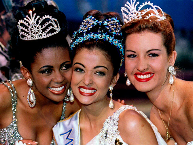 10 Foto lawas aktivitas Aishwarya Rai saat menjadi Miss World 1994